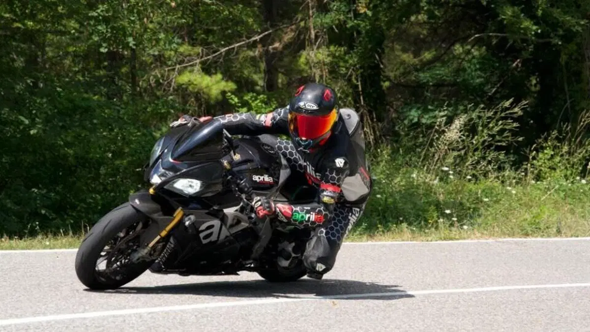 Aprilia Tuono V4 Factory (2019 - 20)  (12)