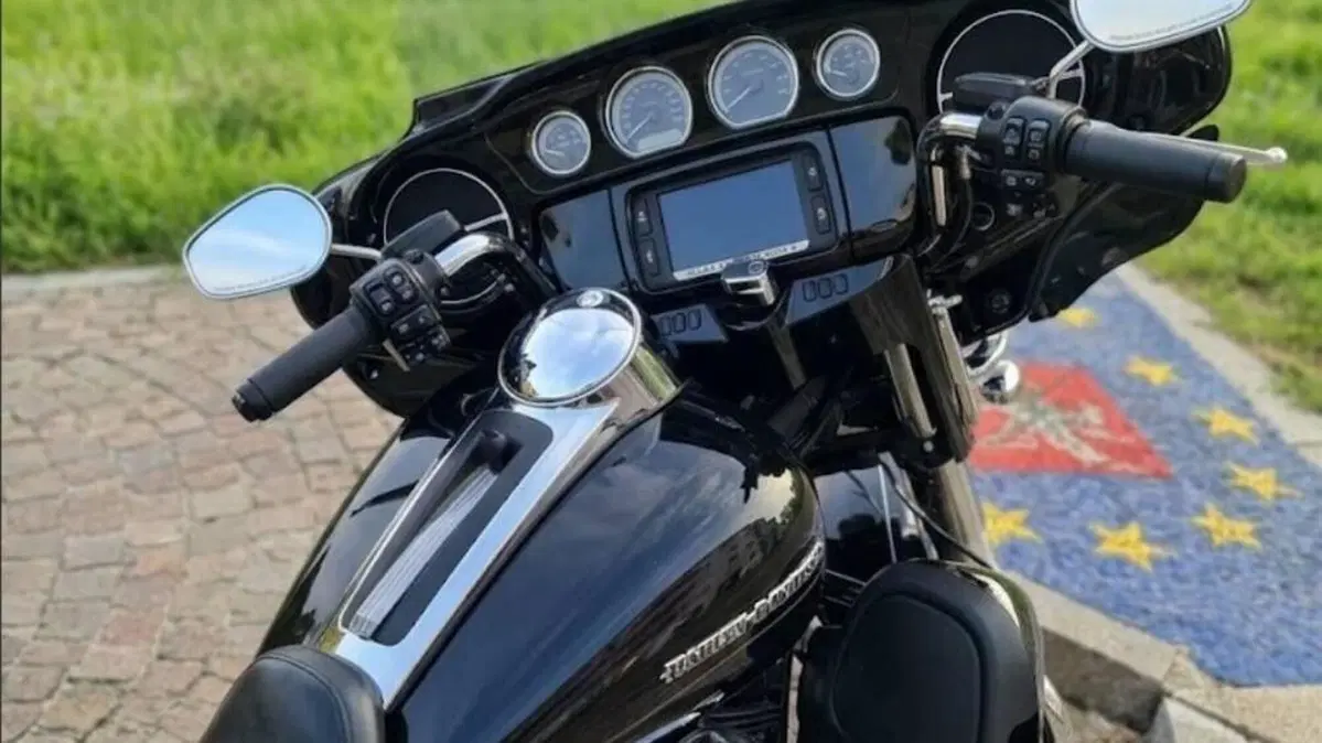 Harley-Davidson 1690 Electra Glide Ultra Limited (2014 - 15) - FLHTK  (5)