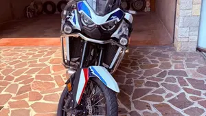 Honda Africa Twin CRF 1100L ES (2024 - 26)  (2)