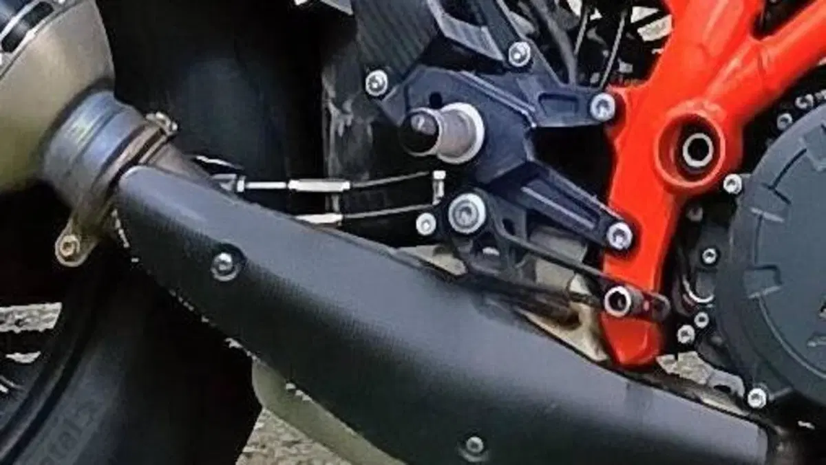 KTM 1290 Super Duke GT (2021 - 25)  (3)