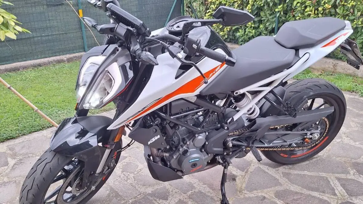 KTM 390 Duke (2021 - 23)  (4)