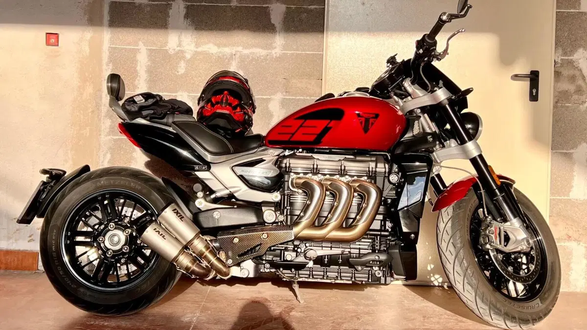 Triumph Rocket 3 R 221 (2021 - 23)  (2)