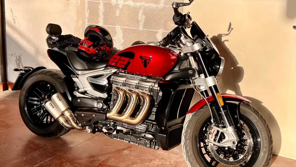 Triumph Rocket 3 R 221 (2021 - 23)  (3)