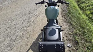Royal Enfield Meteor 350 (2021 - 26)  (3)