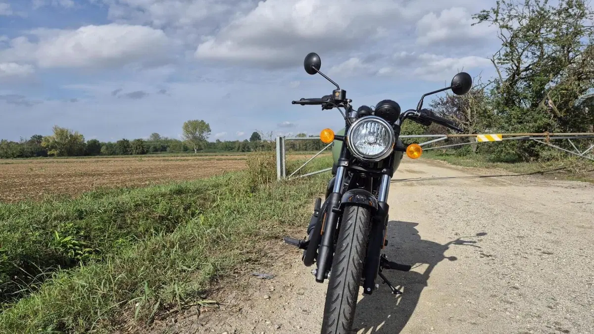 Royal Enfield Meteor 350 (2021 - 26)  (4)