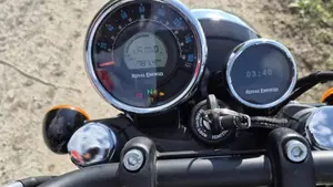 Royal Enfield Meteor 350 (2021 - 26)  (6)
