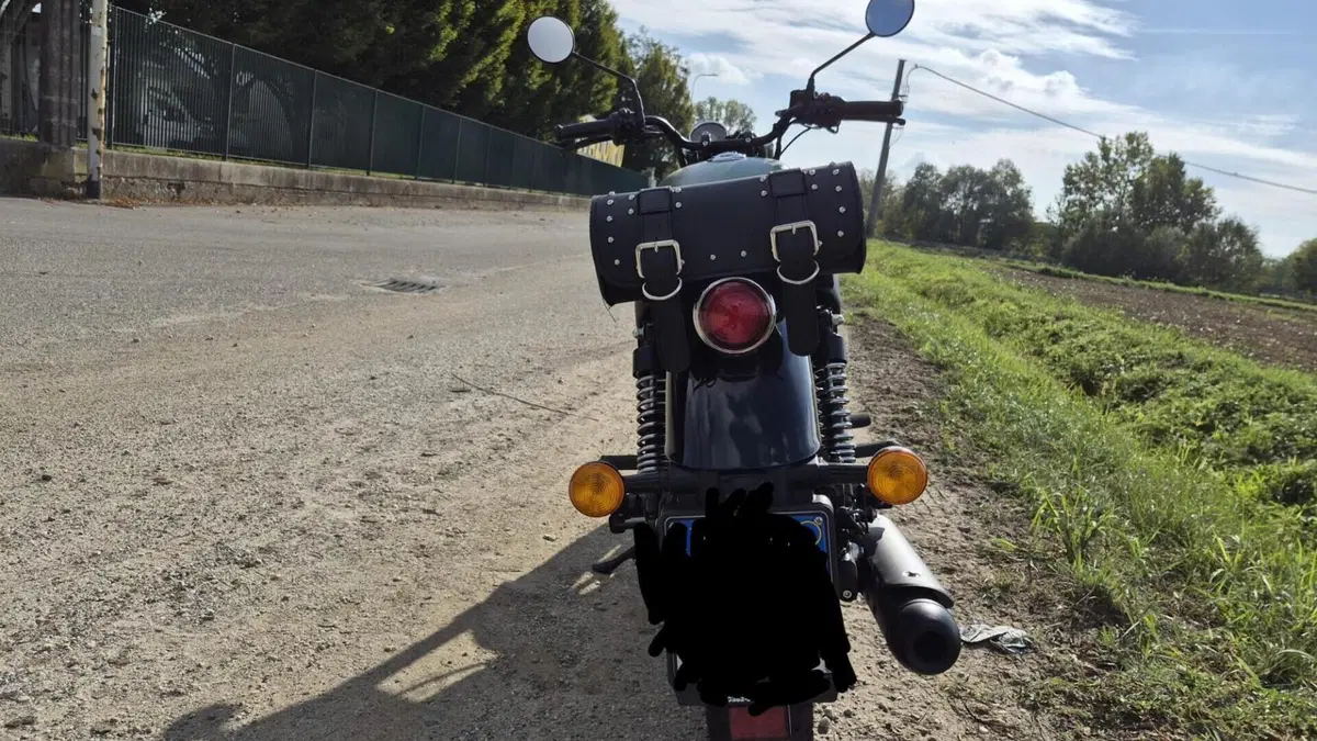 Royal Enfield Meteor 350 (2021 - 26)  (8)