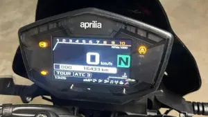 Aprilia Dorsoduro 900 (2017 - 20)  (6)