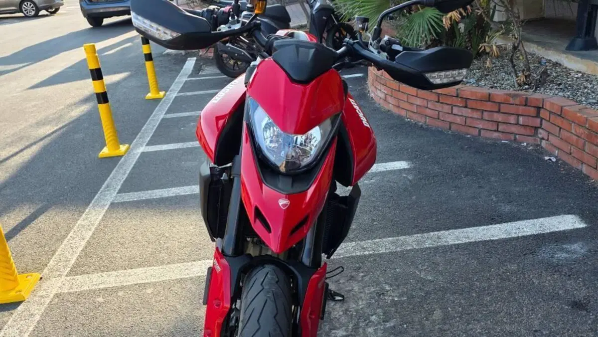 Ducati Hypermotard 950 (2022 - 25)  (2)