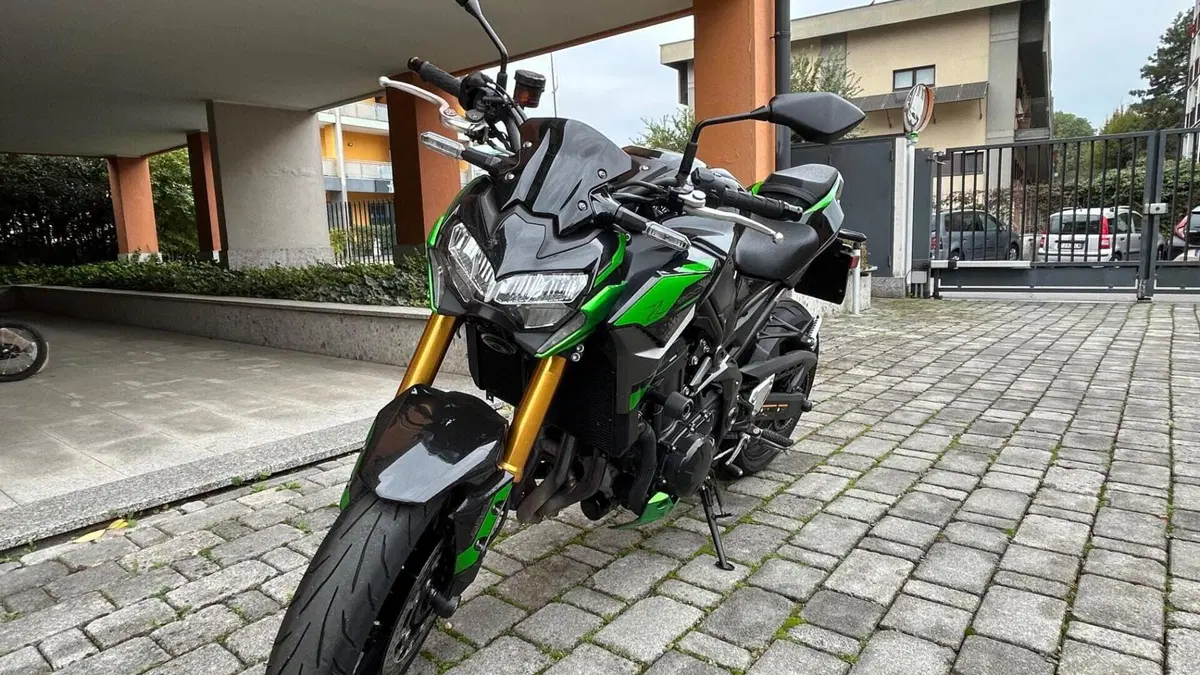 Kawasaki Z 900 SE (2022 - 24)  (2)
