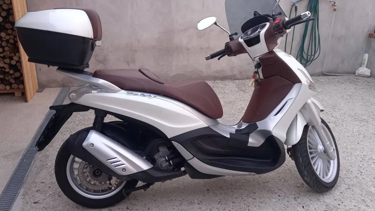 Piaggio Beverly 300 i.e. (2010 - 16)  (3)