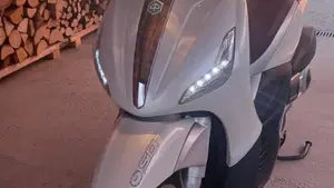 Piaggio Beverly 300 i.e. (2010 - 16)  (10)