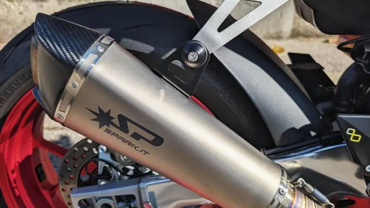 Aprilia RSV4 1100 Factory Speed White (2023 - 24)  (2)