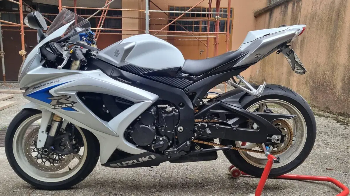 Suzuki GSX R 600 (2008 - 10)  (2)