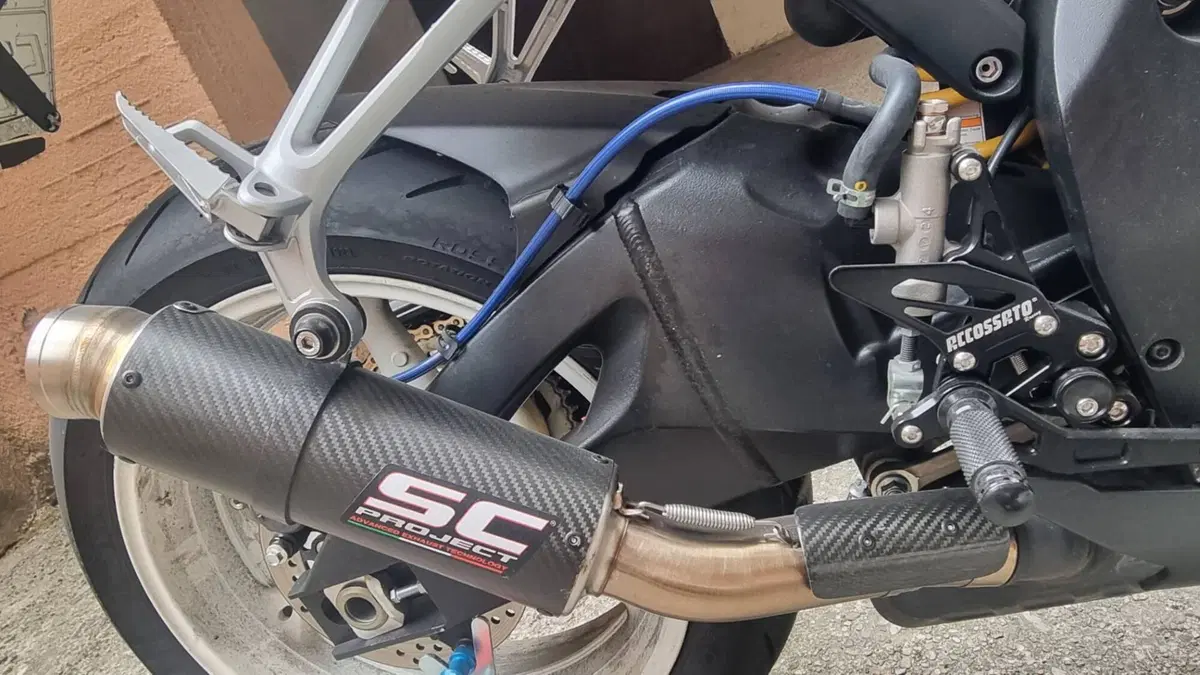 Suzuki GSX R 600 (2008 - 10)  (7)