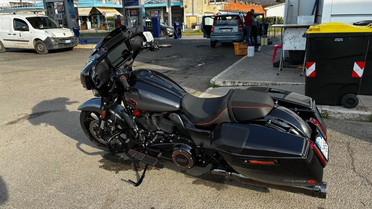 Harley-Davidson CVO Street Glide (2025)  (5)