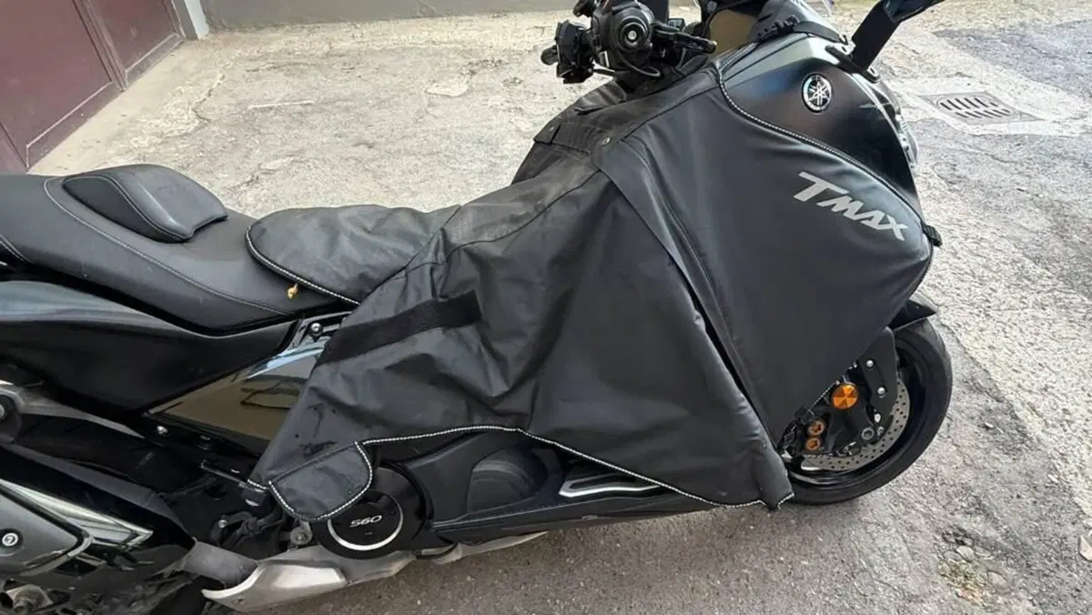 Yamaha T-Max 560 Tech Max (2022 - 24)  (4)