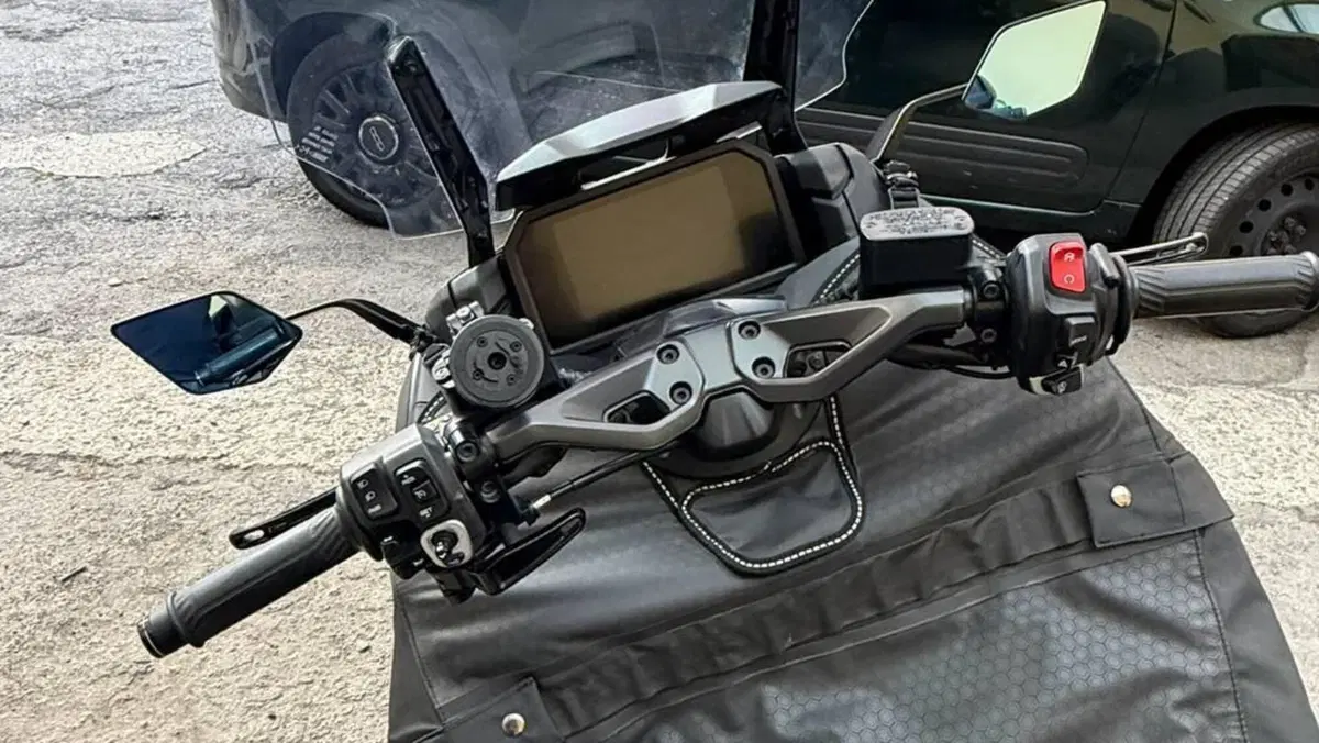 Yamaha T-Max 560 Tech Max (2022 - 24)  (7)
