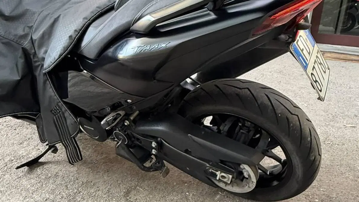 Yamaha T-Max 560 Tech Max (2022 - 24)  (9)