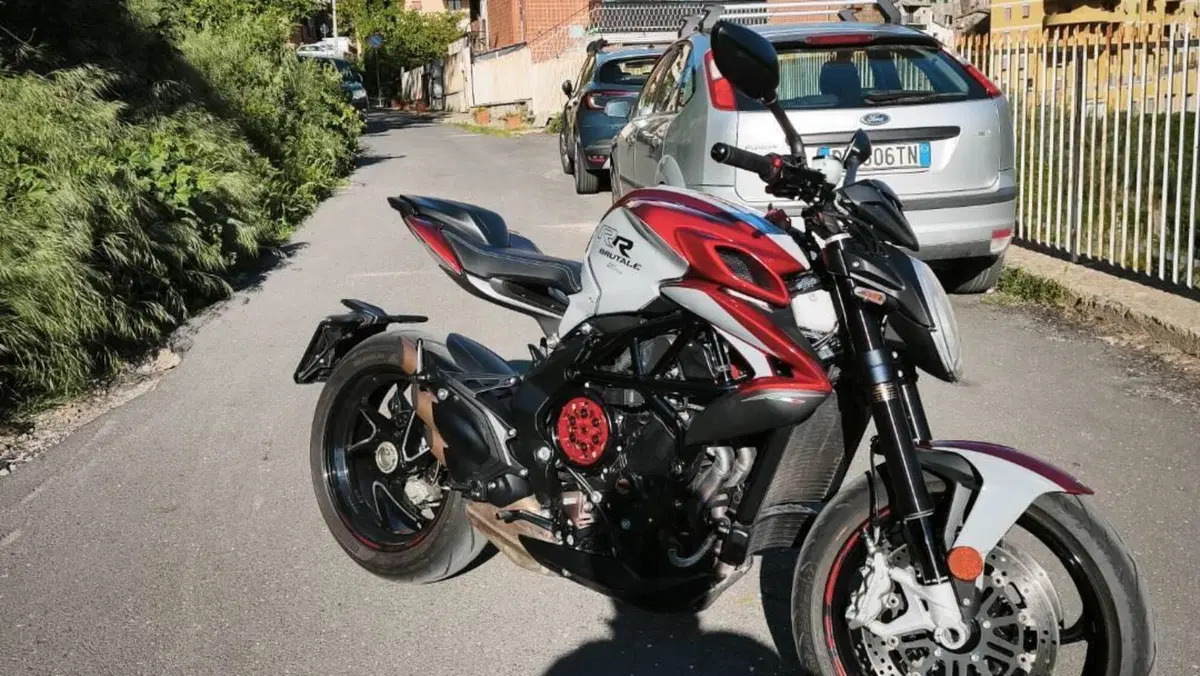 MV Agusta Brutale 800 RR SCS (2020)  (2)