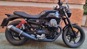 Moto Guzzi V7 Stone Special Edition (2022 - 25)  (3)