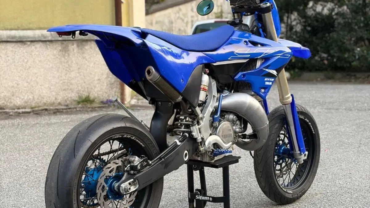 Yamaha YZ 125 (2018)  (2)