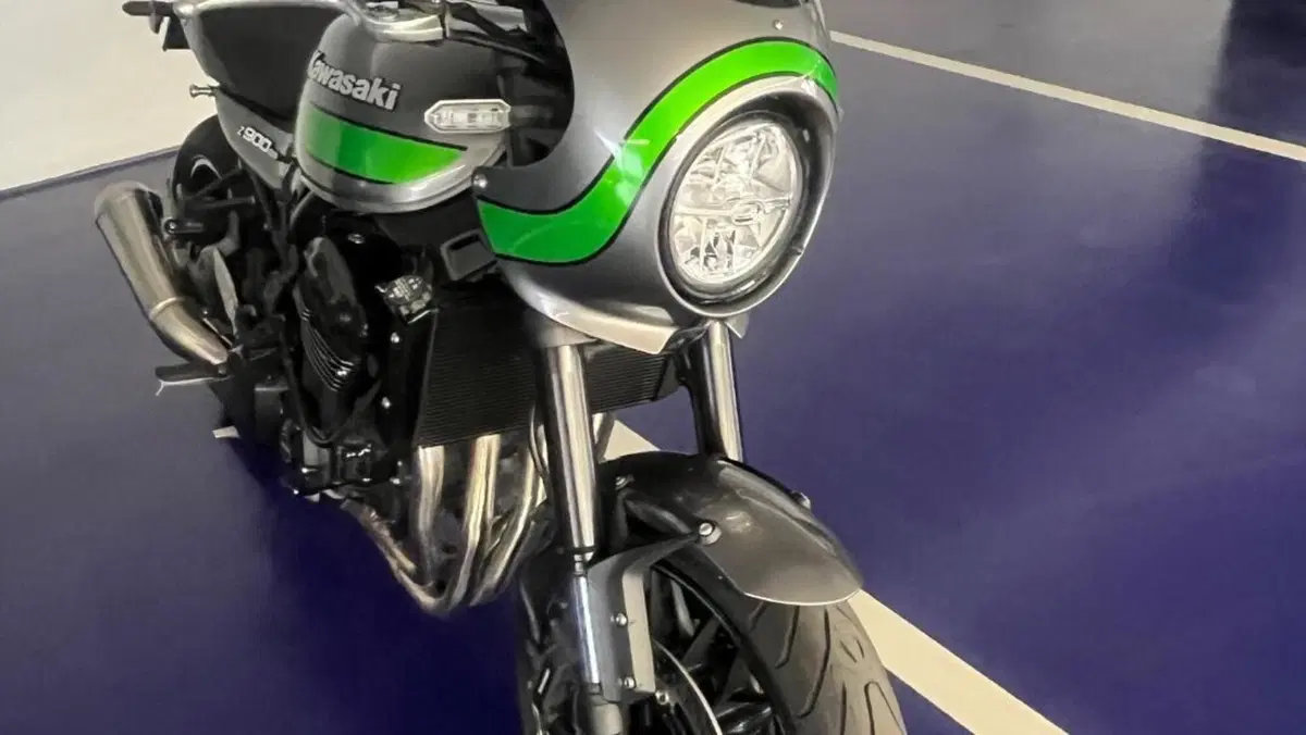 Kawasaki Z 900 RS Cafe (2022)  (3)