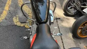 Harley-Davidson 883 Low (2008 - 12) - XL 883L  (5)
