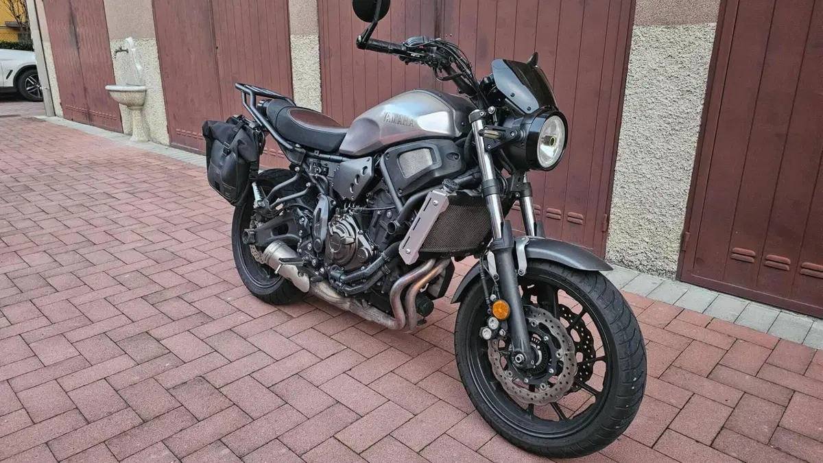 Yamaha XSR 700 ABS (2016 - 20)  (2)