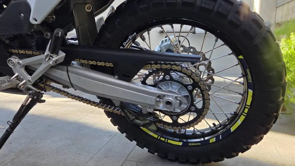 Husqvarna 701 Enduro (2020)  (12)