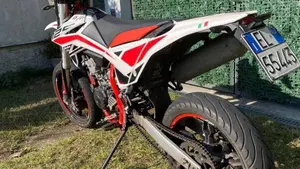 Betamotor RR 125 4T Motard LC (2018 - 20)  (2)