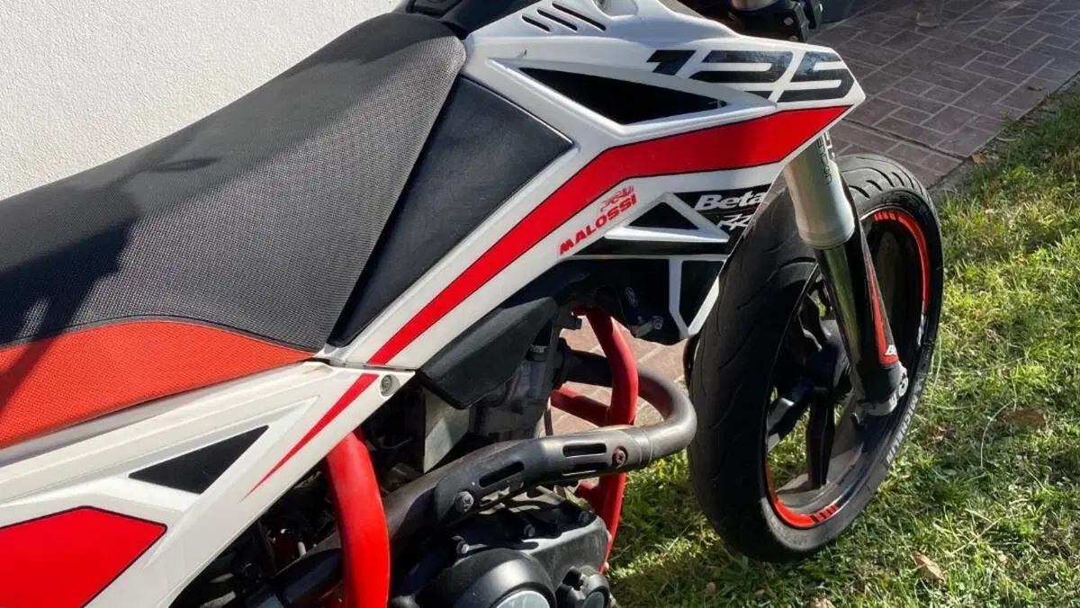 Betamotor RR 125 4T Motard LC (2018 - 20)  (4)