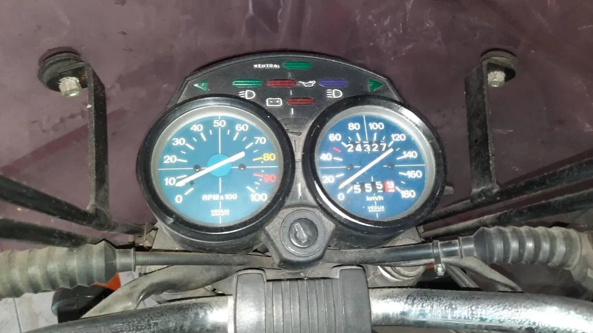 Moto Guzzi   (2)