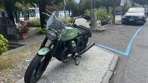Moto Guzzi V7 Stone Centenario (2021 - 22)  (8)