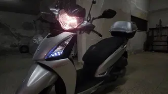 Kymco People 300i GT (2010 - 17) usata