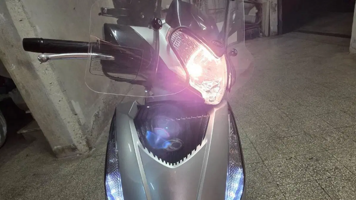 Kymco People 300i GT (2010 - 17)  (2)