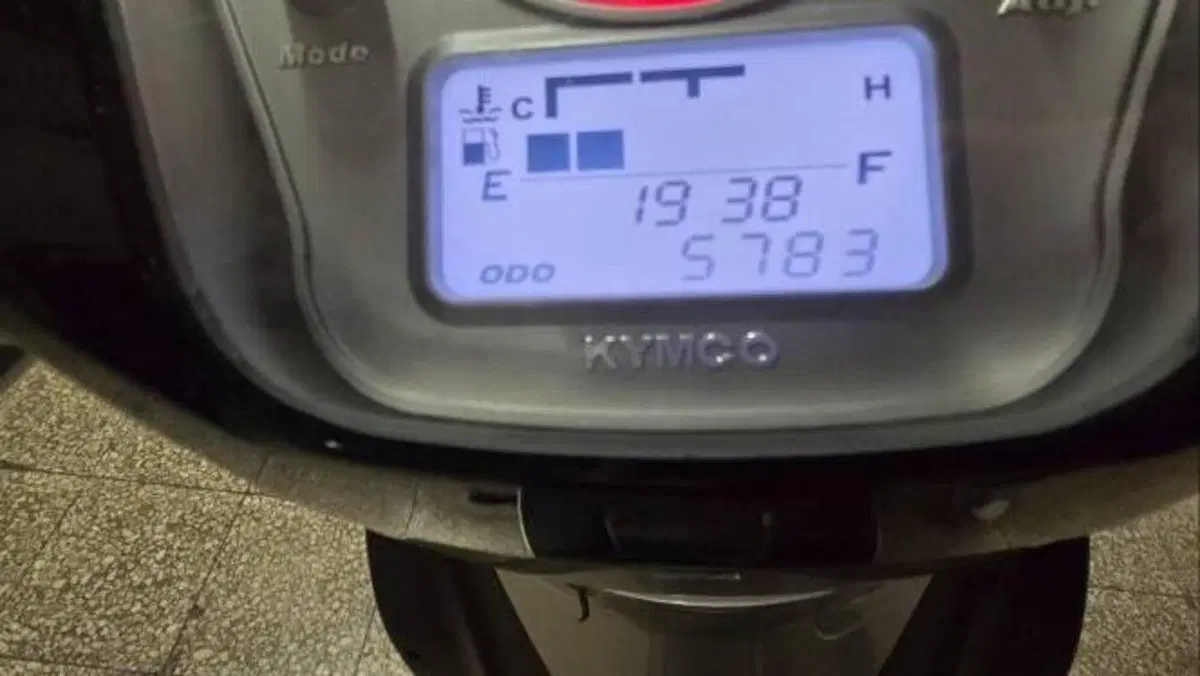 Kymco People 300i GT (2010 - 17)  (4)