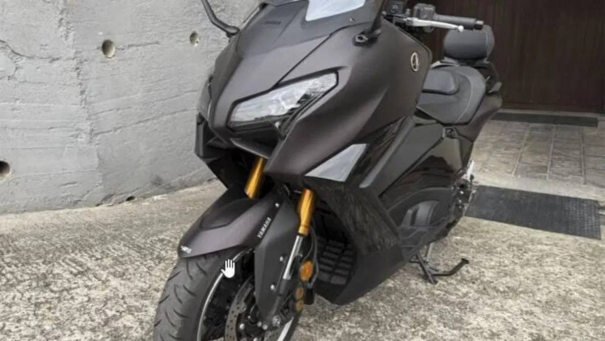 Yamaha T-Max 560 Tech Max (2025 - 26)  (2)