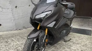 Yamaha T-Max 560 Tech Max (2025 - 26)  (2)
