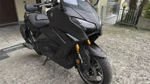 Yamaha T-Max 560 Tech Max (2025 - 26)  (3)