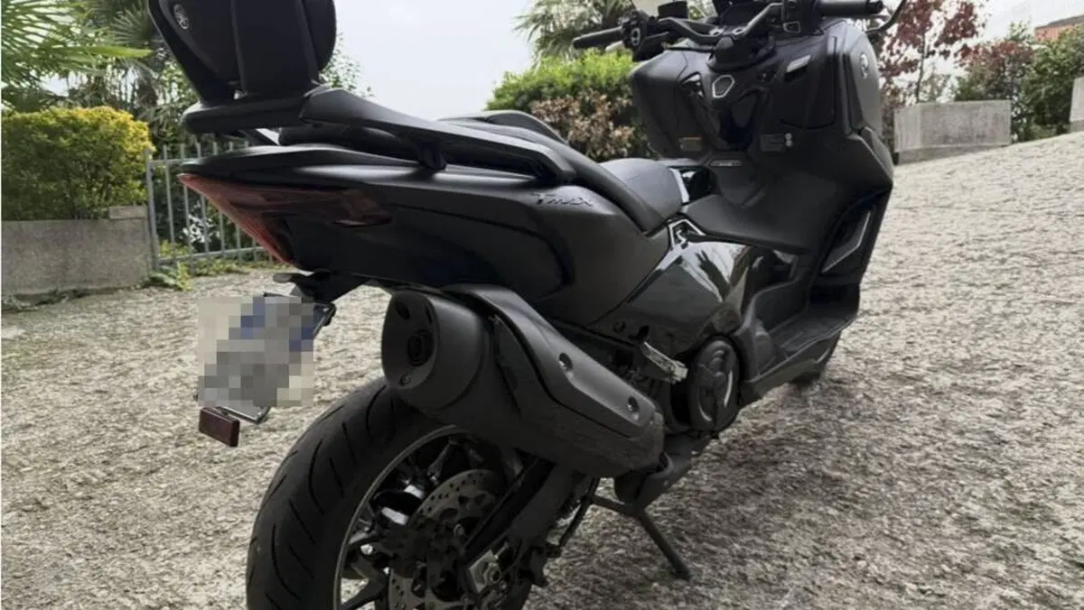 Yamaha T-Max 560 Tech Max (2025 - 26)  (4)