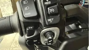 Yamaha T-Max 560 Tech Max (2025 - 26)  (8)