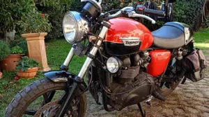Triumph Bonneville SE (2009 - 13)  (6)