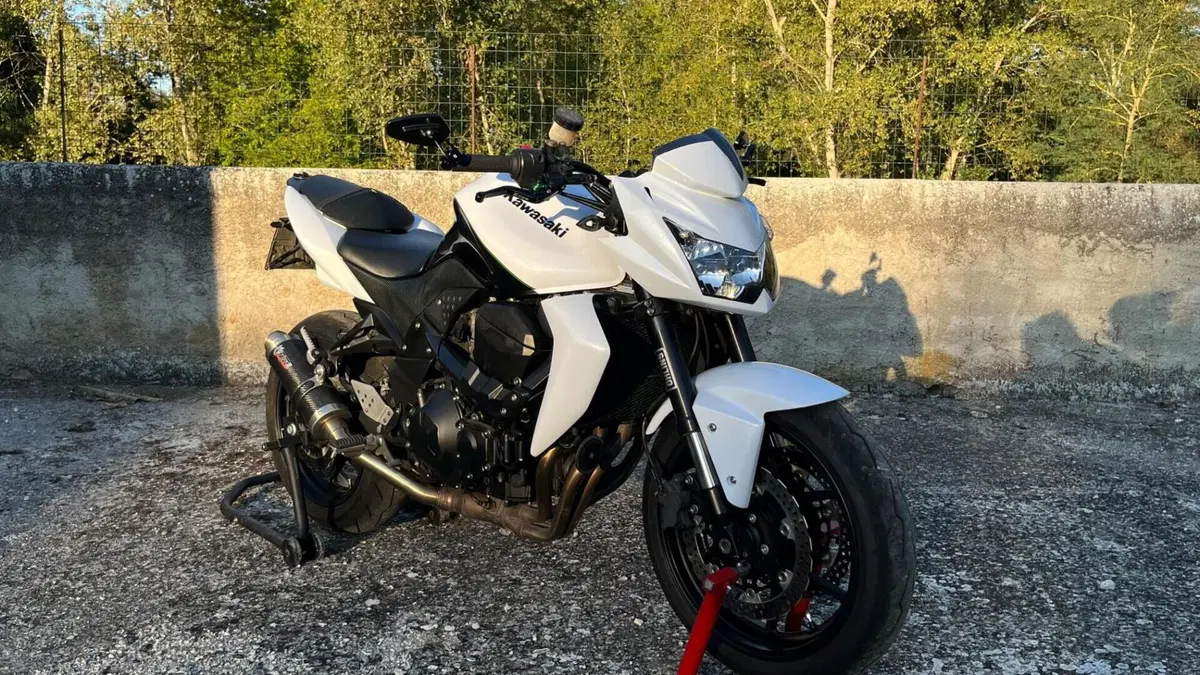 Kawasaki Z 750 (2007 - 14)  (2)
