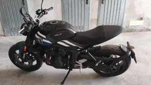 Triumph Trident 660 (2025)  (10)