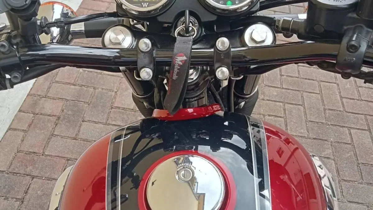 Kawasaki W 800 (2010 - 17)  (4)