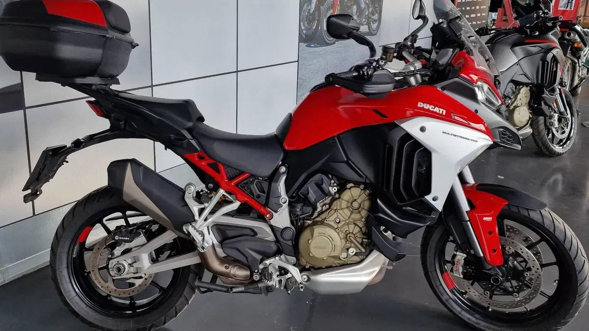 Ducati Panigale V4 S 1100 (2021) 