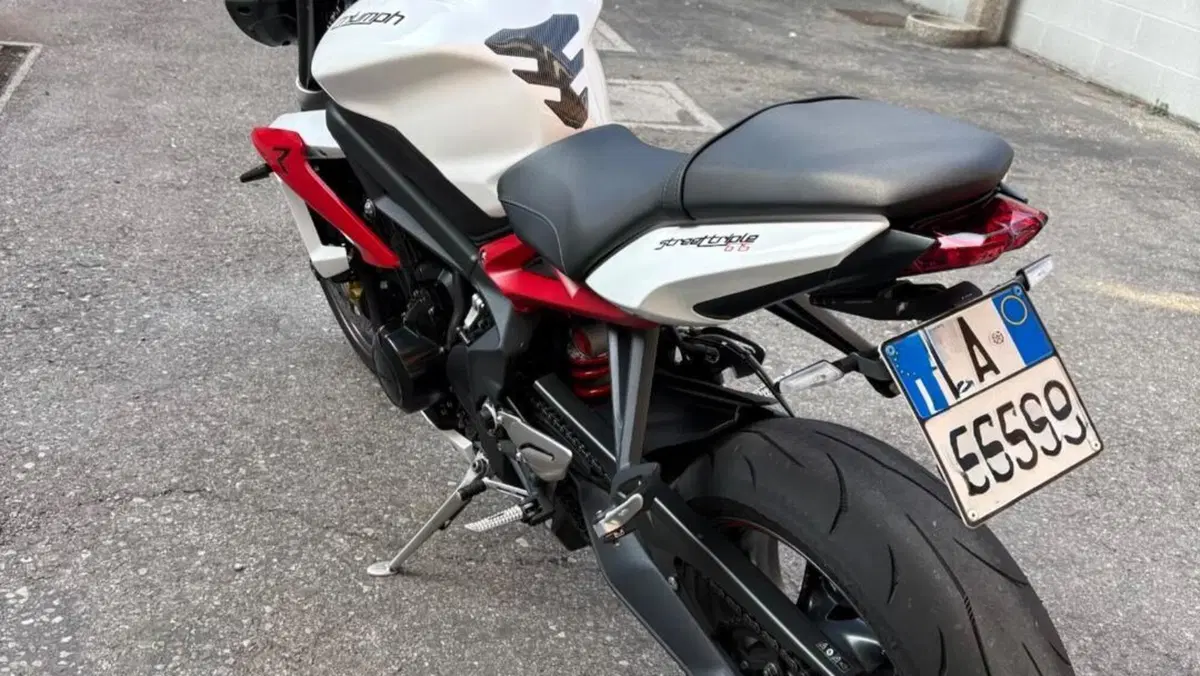 Triumph Street Triple R (2013 - 14)  (5)