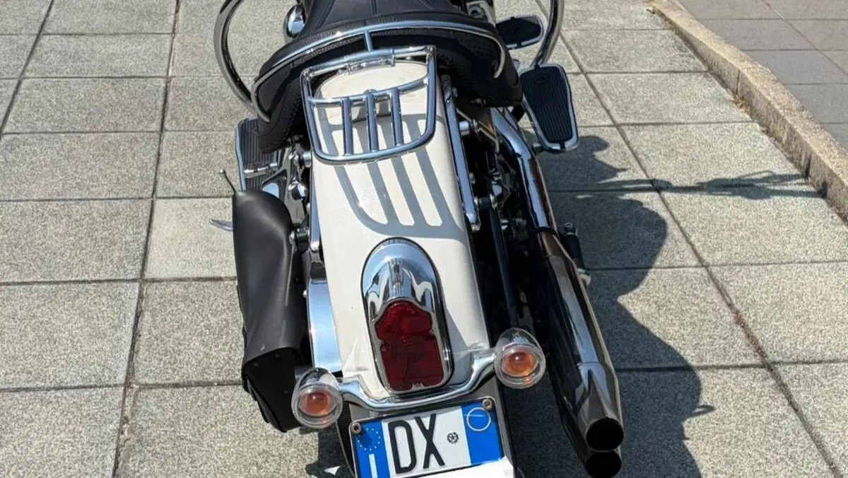 Harley-Davidson 1690 Deluxe ABS (2011 - 16) - FLSTN  (6)
