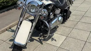 Harley-Davidson 1690 Deluxe ABS (2011 - 16) - FLSTN  (2)